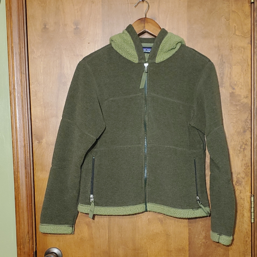 Patagonia Green fleece hooded jacket small